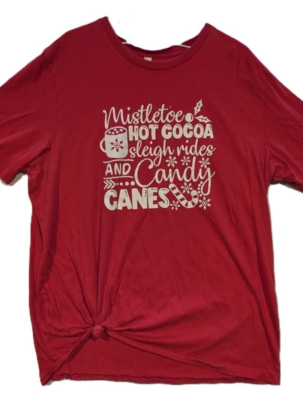 *Women Mistletoe, HOT COCOA, sleigh rides & CANES Christmas Shirt*
